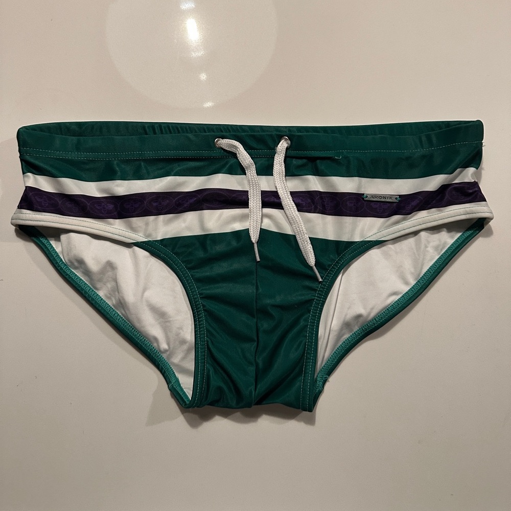 Aronik men’s large swim brief, drawstring.